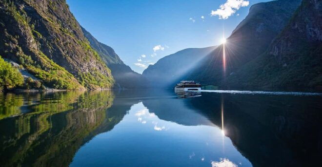 Private Guided Tour to Oslo Nærøyfjord Cruise & Flåm Railway - Tour Experience