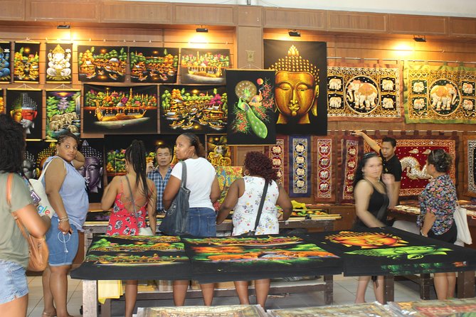 Private Guided Tour to Train Market and Damnoensaduak Floating Market - Mae Klong Railway Market