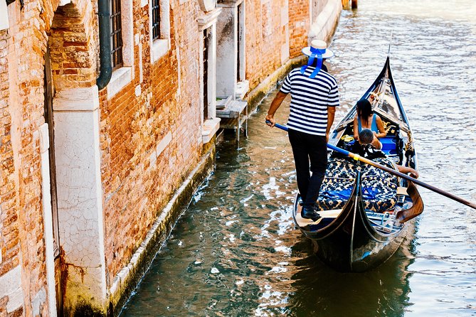 Private Guided Tour: Venice Gondola Ride Including the Grand Canal - Additional Tips for Booking