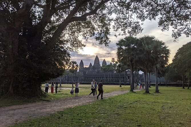 Private Haft Day Angkor Wat Temple Tour - Who Should Consider This Tour?