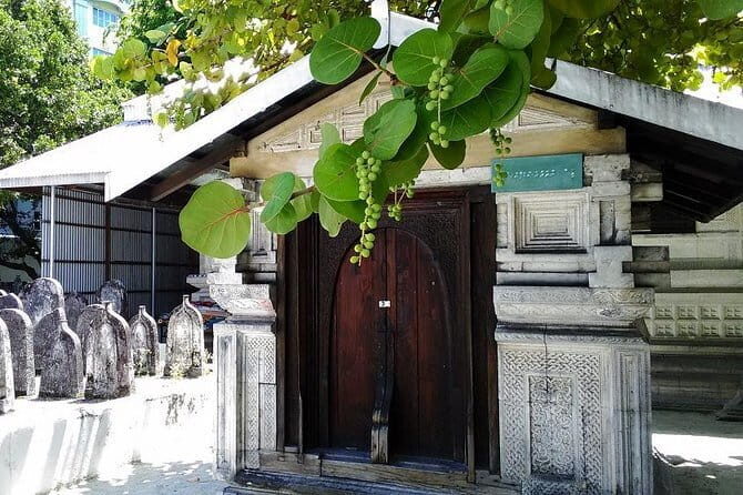 Private Half-Day Local Experience of MaléEnglish/ - Exploring Malé: A City Rich in Character