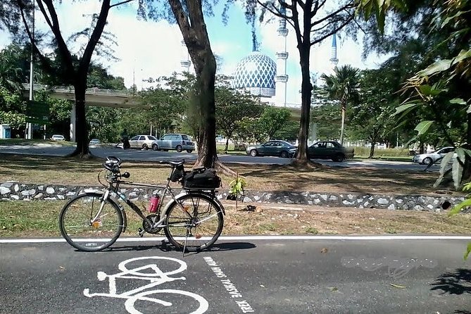 Private Half-Day National Botanic Garden Cycling Tour From Kuala Lumpur - Essential Gear and Attire