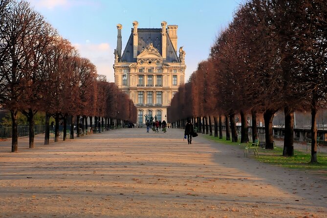 Private Half-Day Odyssey of Most Famous Monuments in Paris - Professional Guide and Small Group Experience