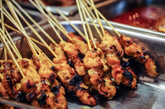 Private Half Day Penang Tasty Local Street Food Tour - Meet and Greet With Professional Guide