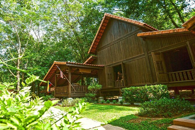 Private Half-Day Putrajaya Tour with Lake Cruise - Deep Dive into the Details