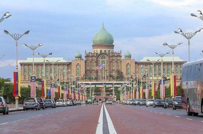 Private Half Day Putrajaya Tour with Lake Cruise Experience - Frequently Asked Questions