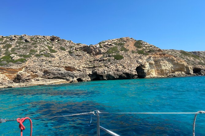Private Half Day Sailing Boat Tour in Palma De Mallorca - Amenities and Dietary Options