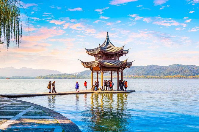Private Hangzhou Day Tour to West Lake, Lingyin Temple, Tea Village, Old Pagoda - West Lake Exploration