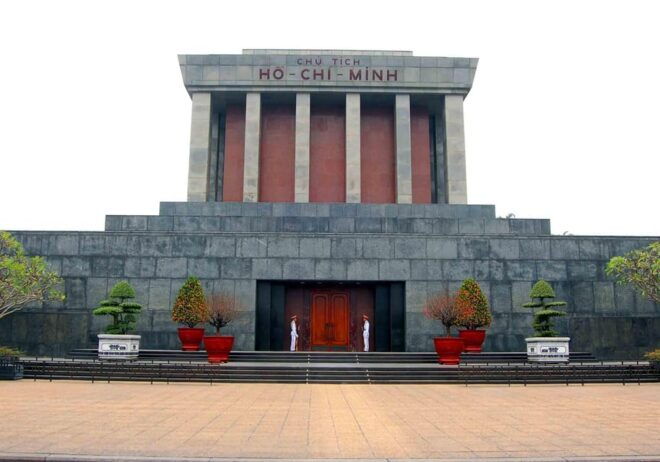 Private Hanoi City Tour Full Day With Experienced Guide - Visit Tran Quoc Pagoda