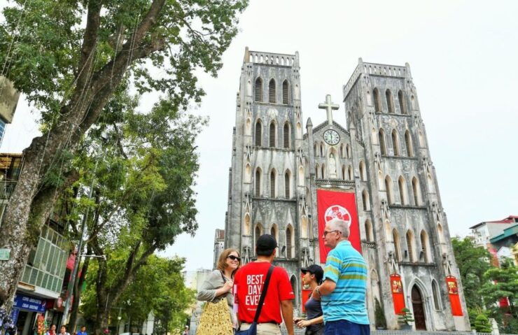 Private Hanoi: Crowd-free Morning Highlights of the City - Experience Highlights