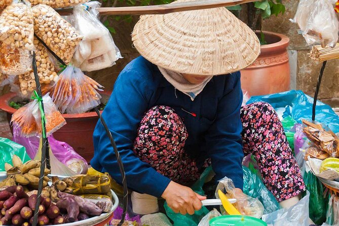 Private Hanoi Old Quater Walking/Food Tourcyclo/Puppet Show HF - Booking and Pricing Details