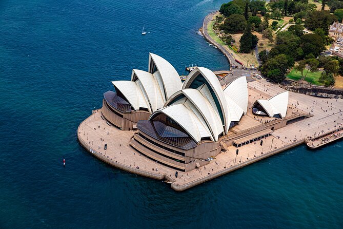 Private Helicopter Flight Over Sydney & Beaches for 2 or 3 People - 30 Minutes - Landing at South Head