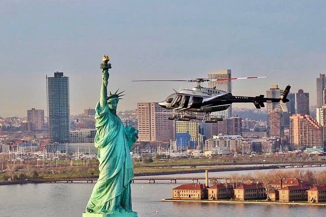 Private Helicopter Transfer from New York Airports to Lower Manhattan - An Inside Look at the Private Helicopter Transfer Experience