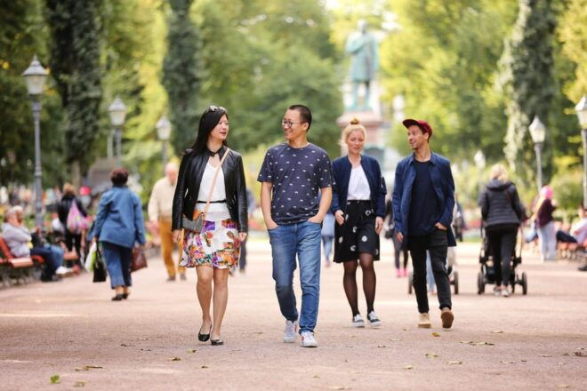 PRIVATE Helsinki City Tour With Food Tasting and Transfer - Food and Beverage Experience
