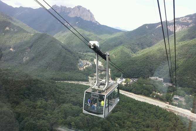 Private Hiking Tour in Seorak National Park With Korean Authentic Chicken Soup - Expert Hiking Guide