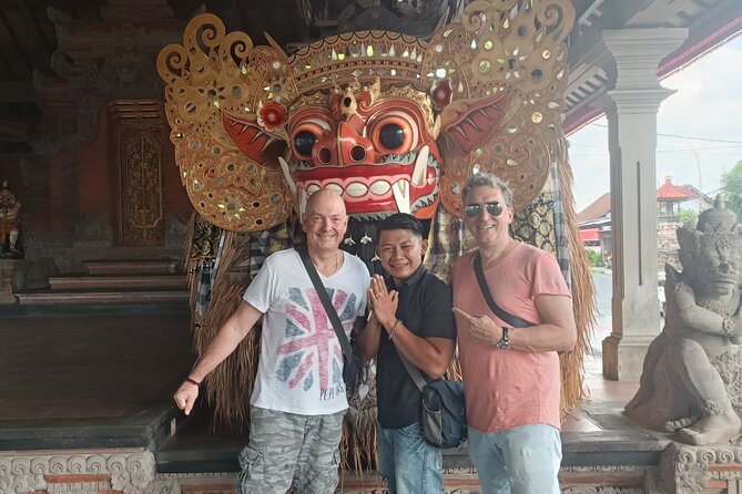 Private Hire Car With Driver in Bali - Vehicle Features and Amenities