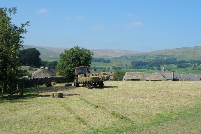 Private Hire: Yorkshire Dales From Leeds in 16 Seater Minibus - On-board Commentary and Transport