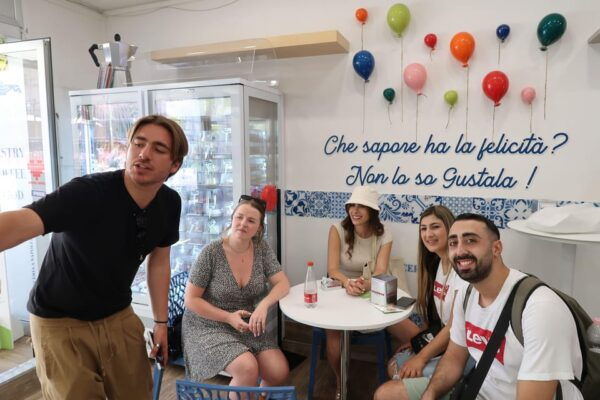 Private Historical Street Food Tour of Naples - Discovering Neapolitan Street Food