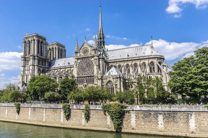 Private Historical Tour of Notre Dame - Tour Guide and Services