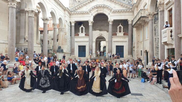 Private History Split Walking Tour - Activity Details