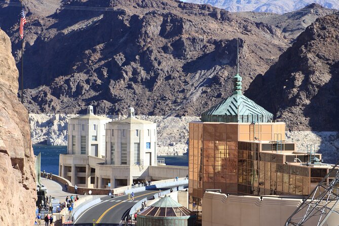 Private Hoover Dam and Valley of Fire Combo Tour With Brunch - Visiting Atlatl Rock