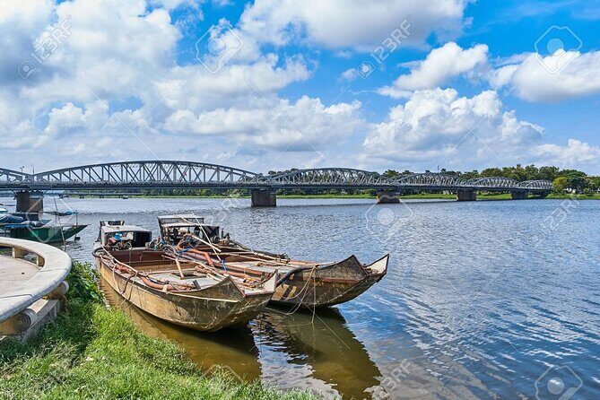 Private Hue Discovery Tour with Car and English Driver - Who Should Consider This Tour?