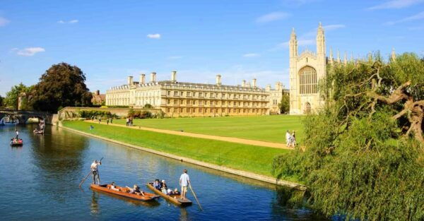 Private I 7 Hours Day Tour Cambridge - Climb St Marys Church
