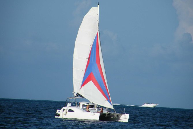 Private Isla Mujeres Catamaran Tour From Cancun With Open Bar - Tour Overview