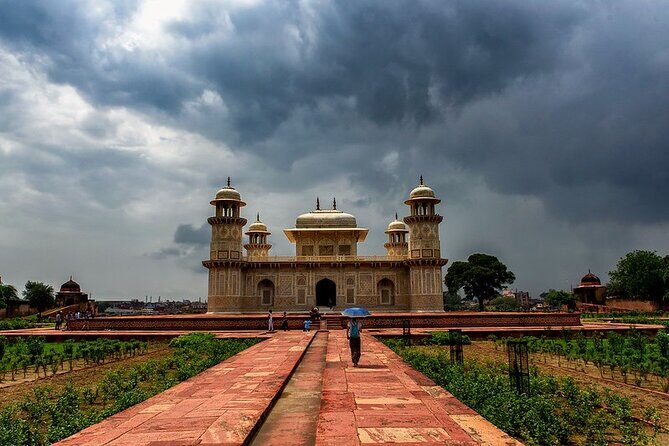 Private Jaipur to Taj Mahal and Agra Tour with Sunrise Option - FAQs