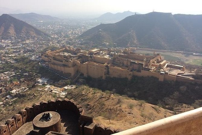 Private Jaipur Tour With Amber Fort From Delhi By Luxury Car - Tour Guide Information
