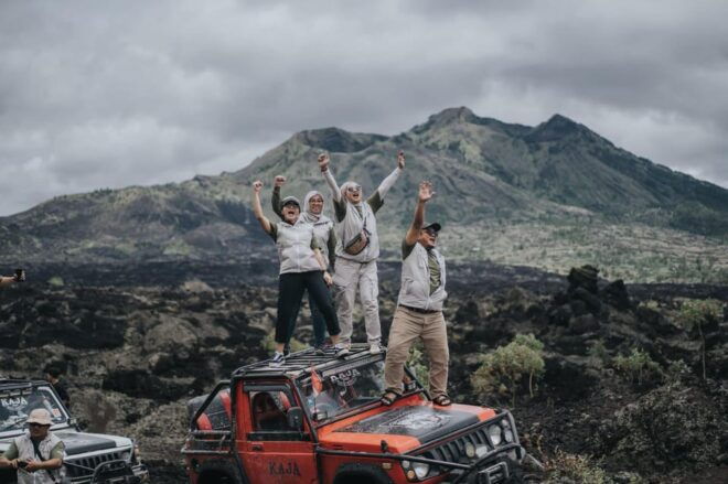 Private Jeep 4x4 And Black Lava & Hot Spring - Experience and Cultural Insights