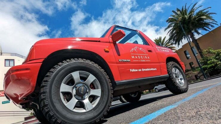 Private Jeep for 5h: Curral Das Freiras, C. Lobos & C. Girão - Activity Duration and Live Guide Information