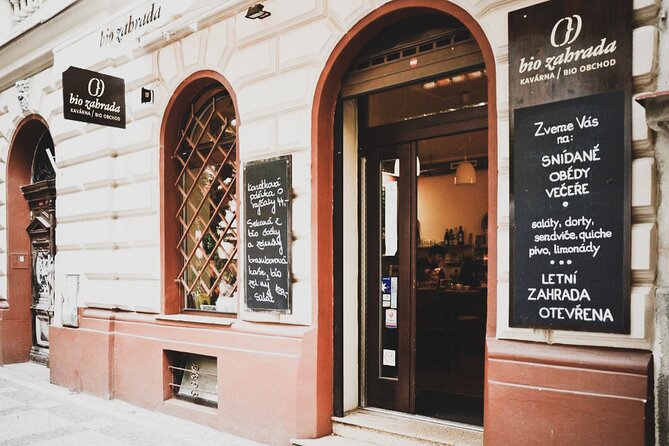 Private Jewish Heritage Tour of Budapest With Local Expert - Meeting and Pickup