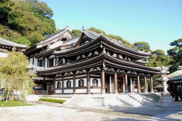 Private Kamakura and Enoshima Tour With Guide - Common Questions