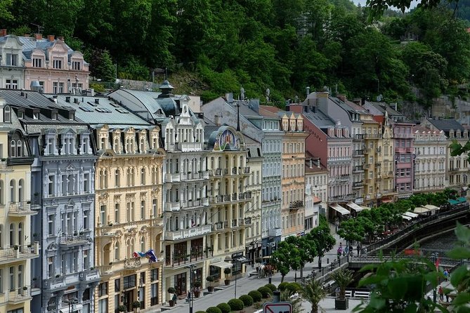 Private Karlovy Vary Trip From Prague With Glassworks All-Incl. - Accessibility and Private Group Benefits