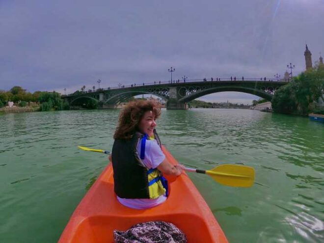 Private Kayak Tour: Historic Seville, Triana and Cartuja - Kayak Experience