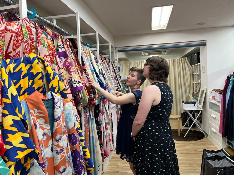 Private Kimono & Photo Tour in Asakusa with English Guide - Starting the day at a kimono shop