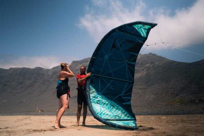 PRIVATE KITESURF LESSONS - Equipment Provided