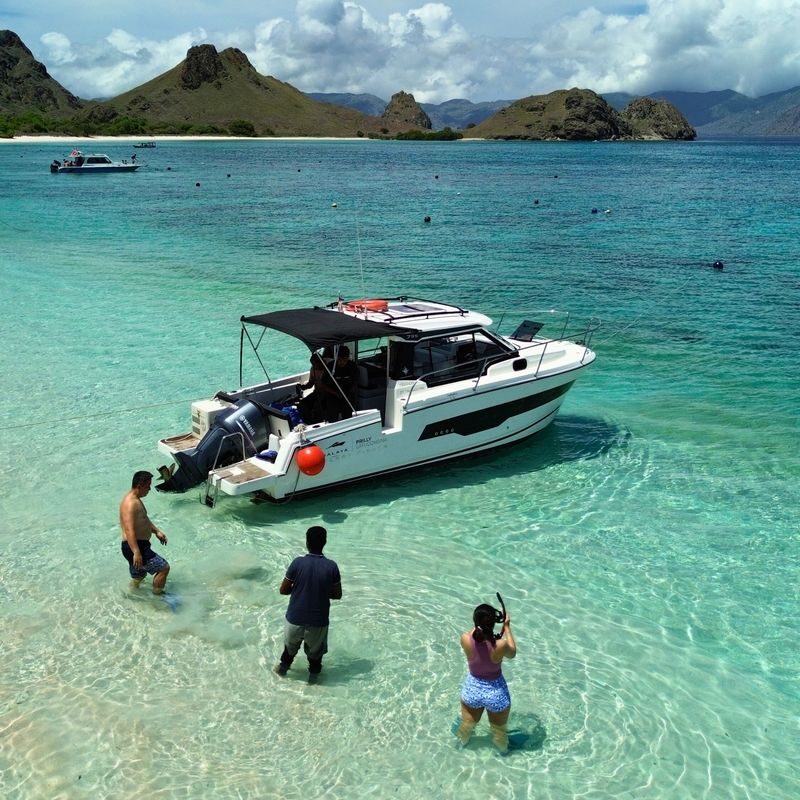 Private Komodo Yacht Tour from Labuan Bajo by Salaya Yacht - A private yacht changes the pace of a Komodo day