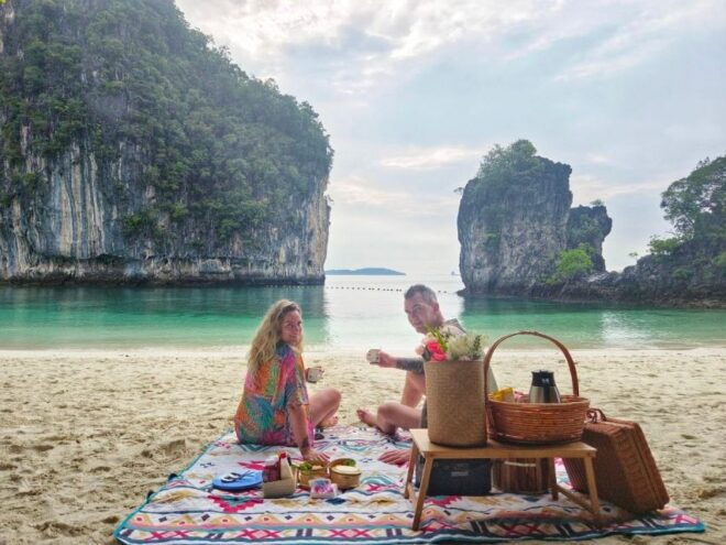 Private Krabi Sunrise to Hong Islands by Luxury Vintage Boat - Inclusions