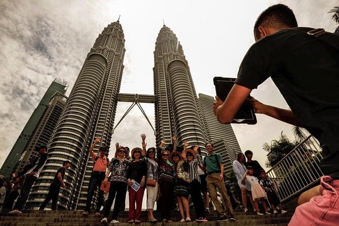 Private Kuala Lumpur Photographic Tour With Petronas Towers & Sky Box K.L Tower - Inclusions and Services