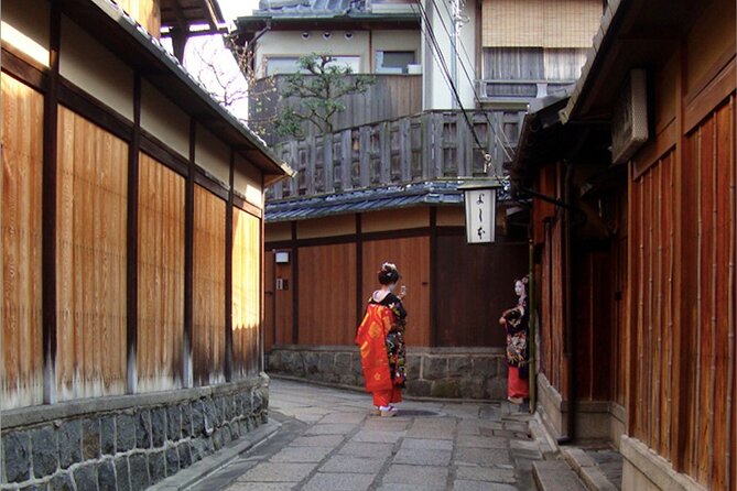 Private Kyoto Geisha Districts Walking Tour - Insider Tips