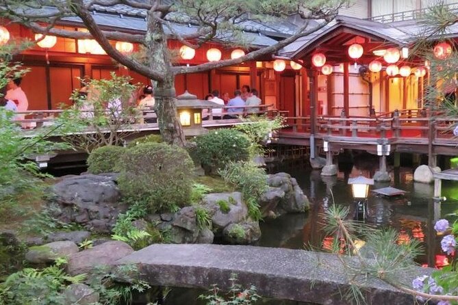 Private Kyoto Local Sake Stand and Maiko Beer Garden Tour - Private and Exclusive Experience