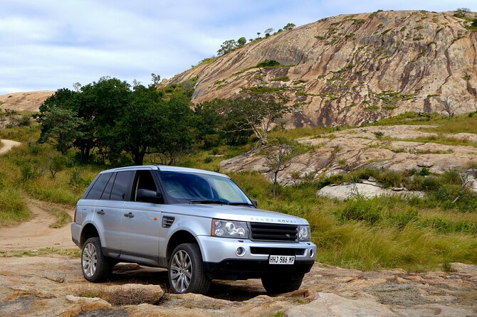 Private Land Rover Transfer to Sun City From Johannesburg and PTA - Inclusions and Overview