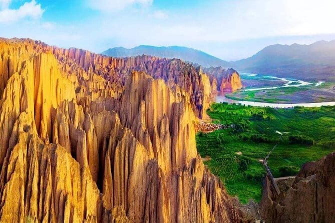 Private Lanzhou Day Tour: White Pagoda Hill, Zhongshan Bridge, Yellow River etc - FAQs