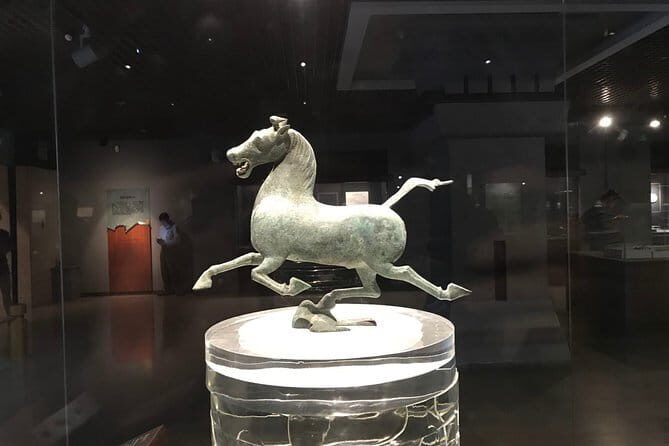 Private Lanzhou Day Tour: White Pagoda Hill, Zhongshan Bridge, Yellow River etc - Good To Know