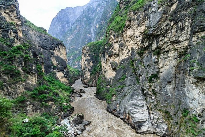 Private Lijiang Day Trip to Upper Tiger Leaping Gorge and Black Dragon Pool - Tour Highlights