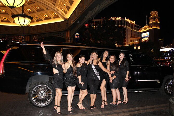 Private Limo 2.5hr Tour of Vegas with Champagne - Suitable For