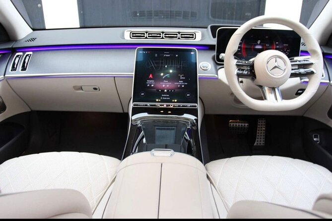 Private Limo Transfer Services From London Heathrow to Bath City - Waiting Time Policy