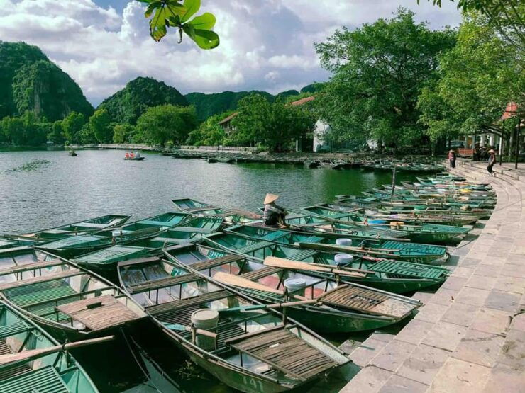 PRIVATE LIMOUSINE LUXURY :VISIT HOA LU, TAM COC, BICH DONG - Itinerary Highlights